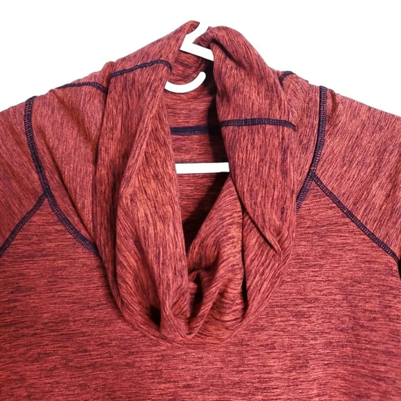 Reebok Playwarm Sport Yoga Shirt Size Medium Cowl Neck Long Sleeve Thumb holes - Picture 10 of 10